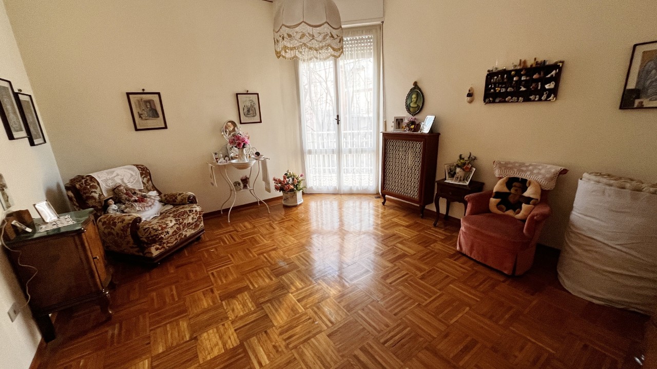 0e4f71fe-3725-4483-bfc8-3f1260d18817