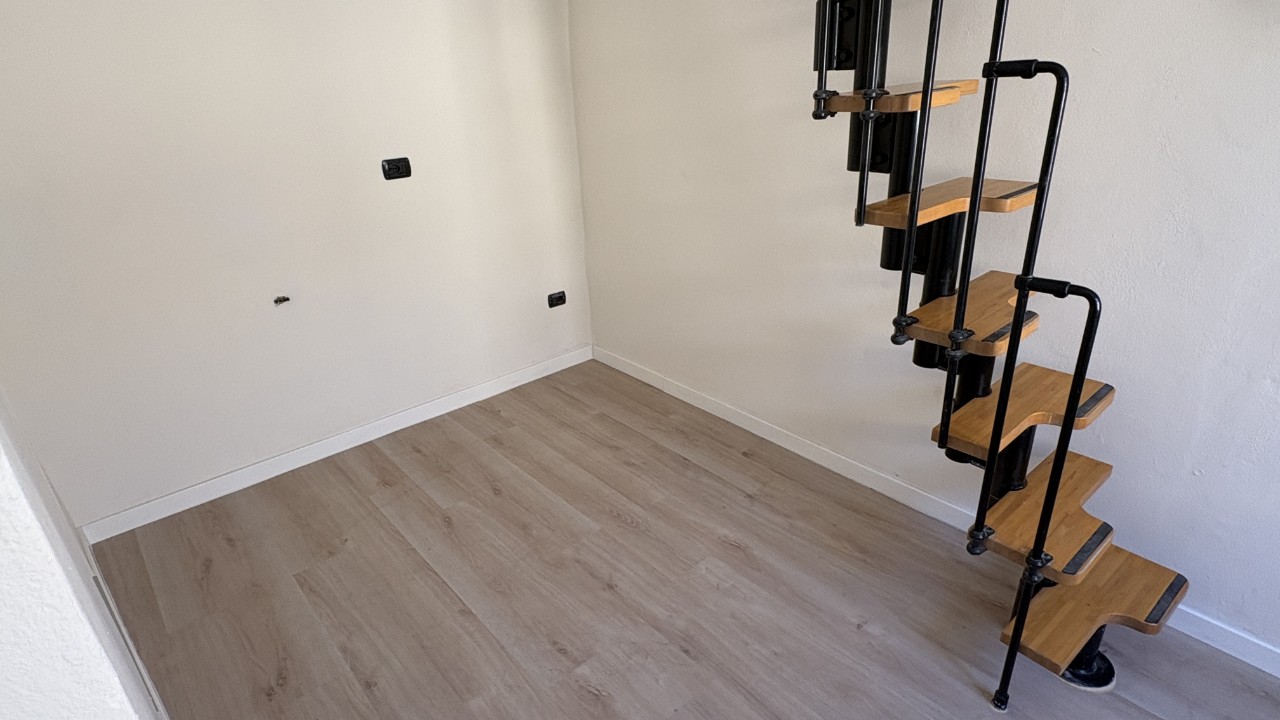 CENTRO STORICO | ULTIMO PIANO – OTTIMO INVESTIMENTO
Nel cuore del centro storico di Parma, a pochi passi da Piazza Garibaldi, proponiamo validissimo appartamento inserito all’interno di un caratteristico palazzo storico, ideale occasione di investimento in una delle zone più richieste della città