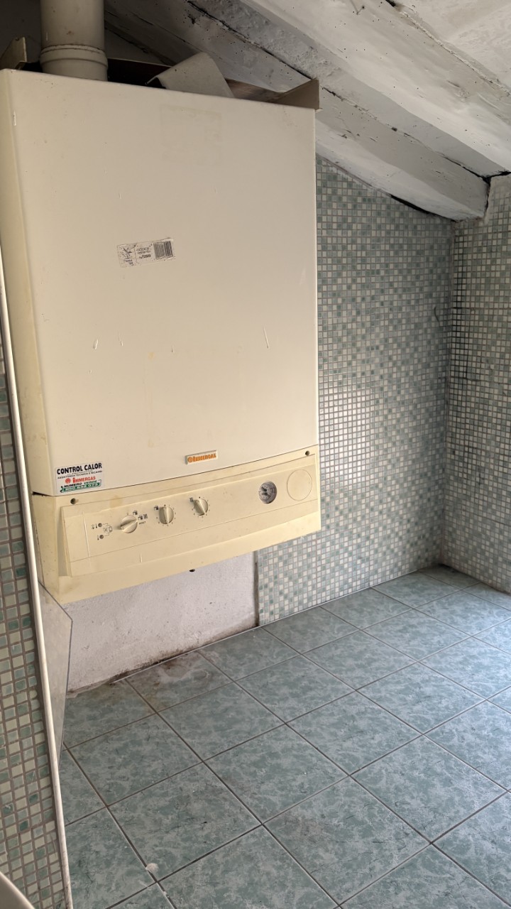 CENTRO STORICO | ULTIMO PIANO – OTTIMO INVESTIMENTO
Nel cuore del centro storico di Parma, a pochi passi da Piazza Garibaldi, proponiamo validissimo appartamento inserito all’interno di un caratteristico palazzo storico, ideale occasione di investimento in una delle zone più richieste della città