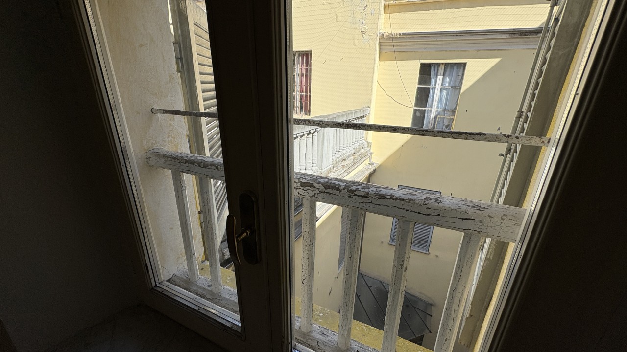 CENTRO STORICO | ULTIMO PIANO – OTTIMO INVESTIMENTO
Nel cuore del centro storico di Parma, a pochi passi da Piazza Garibaldi, proponiamo validissimo appartamento inserito all’interno di un caratteristico palazzo storico, ideale occasione di investimento in una delle zone più richieste della città